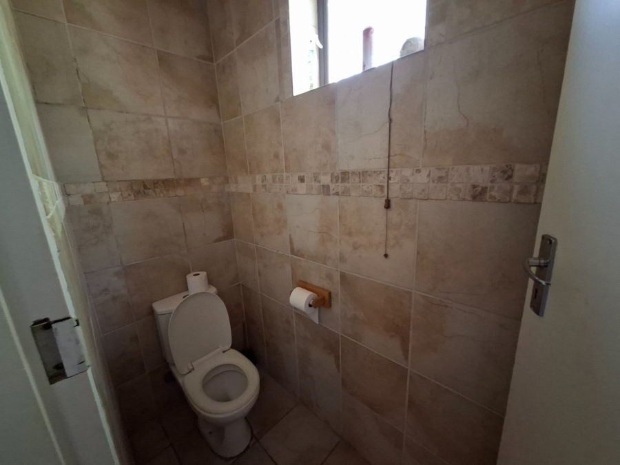 2 Bedroom Property for Sale in Groenvallei Western Cape